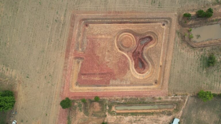 โชคเหลืองวิไล.com บริการรถแบคโฮให้เช่า ทั่วไทย 72 DJI 0112